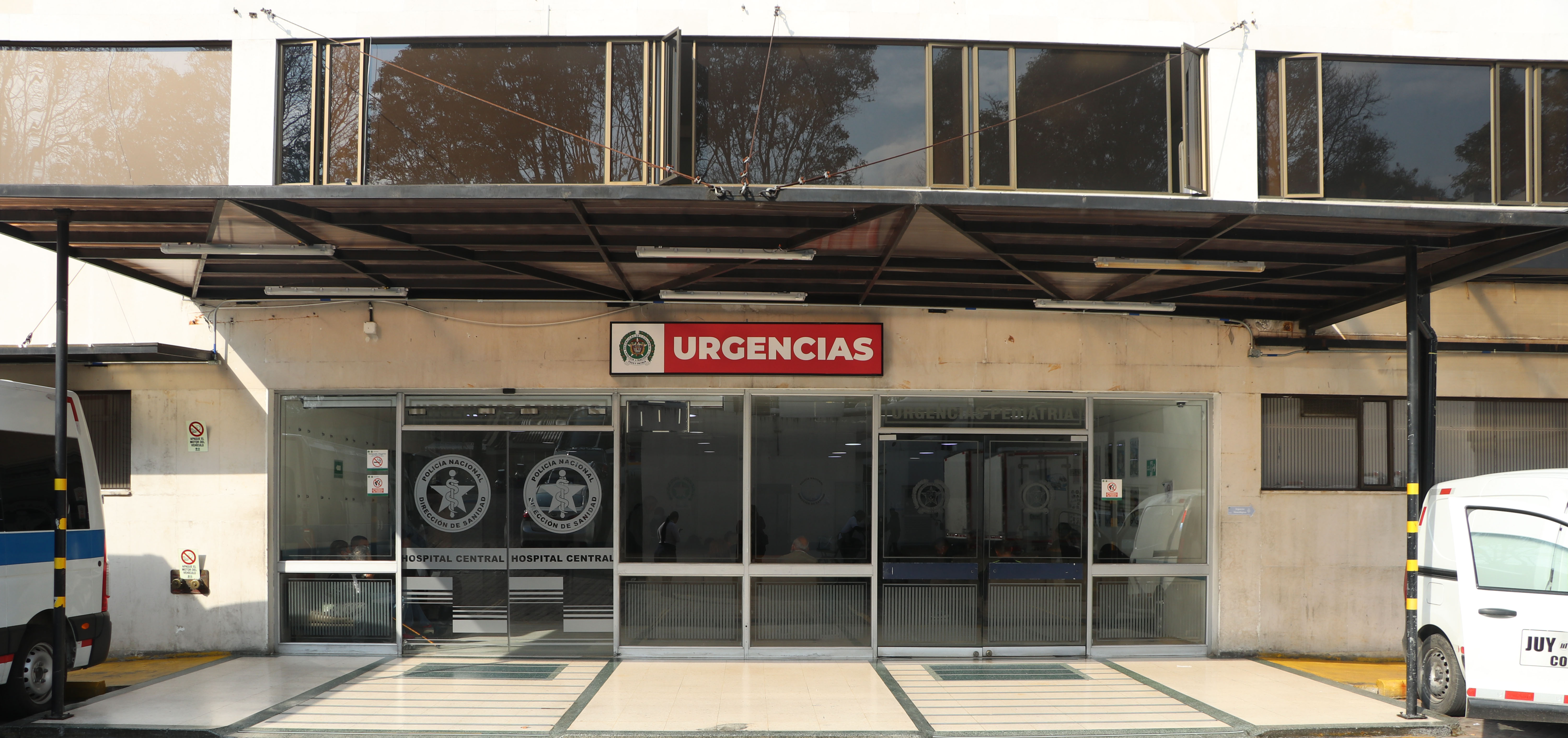 fachada_letrero_urgencias