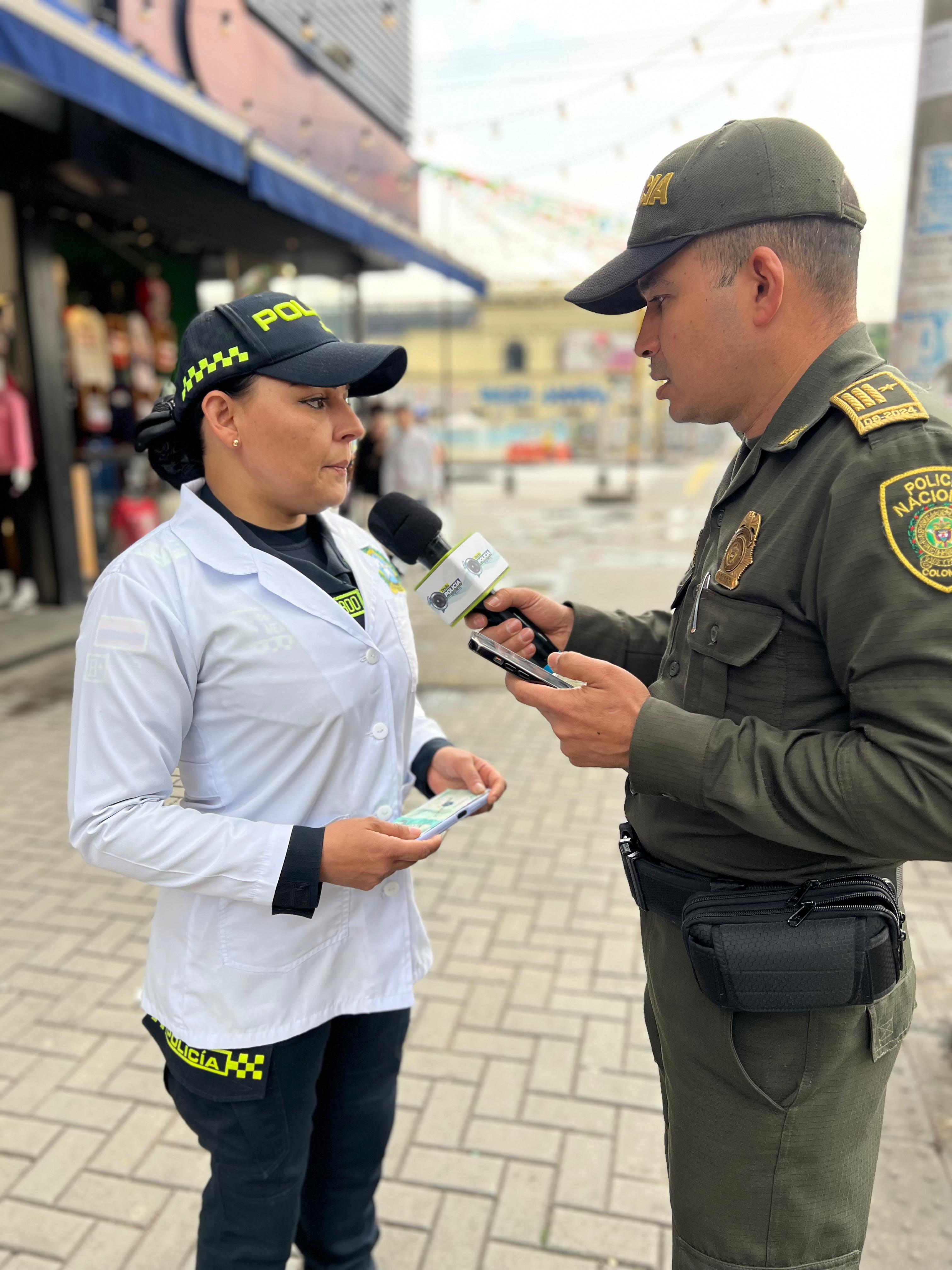 Funcionarios de radio policía