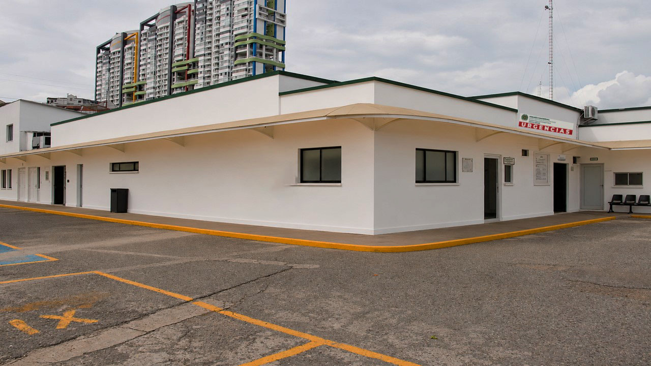 fachada_letrero_urgencias_santander