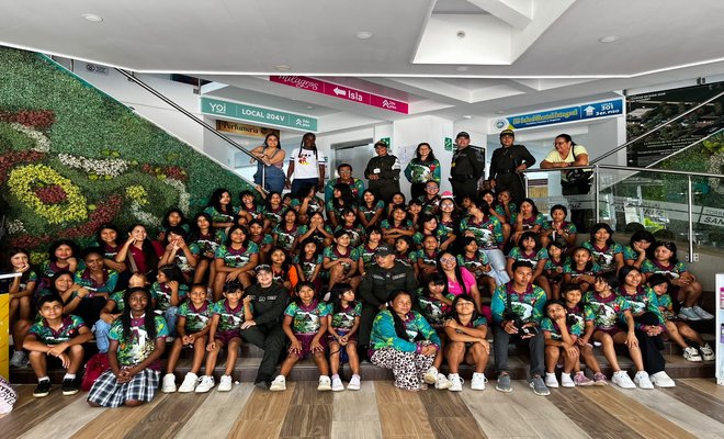 Jornada de integraci&oacute;n reuni&oacute; a ni&ntilde;as ind&iacute;genas y Polic&iacute;a Nacional en el Guaviare
