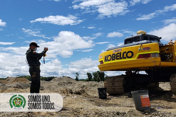 02 entables mineros fueron intervenidos en Río Quito Chocó   02-entables-mineros-fueron-intervenidos-en-Río-Quito-Chocó