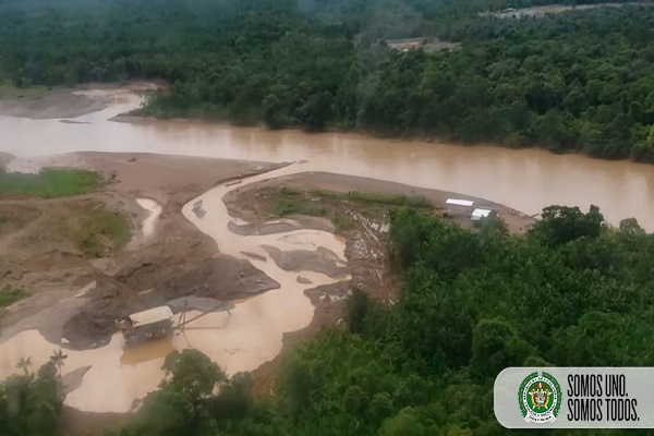 02 entables mineros fueron intervenidos en Río Quito Chocó   02-entables-mineros-fueron-intervenidos-en-Río-Quito-Chocó