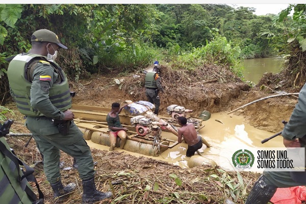 05 motores incautados y un hombre capturado son los resultados en contra de la minería ilegal 05-motores-incautados-y-un-hombre-capturado-son-los-resultados-en-contra-de-la-minería-ilegal
