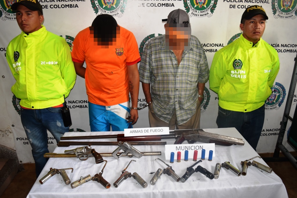 2 personas fueron capturadas  desmantelada fábrica ilegal de armas