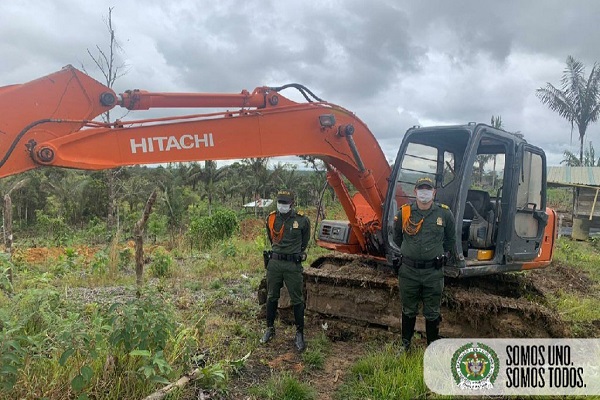 10 motores y 01 retroexcavadoras incautados en el corregimiento Guayabal  Incautamos motores y retroexcavadora en el corregimiento Guayabal