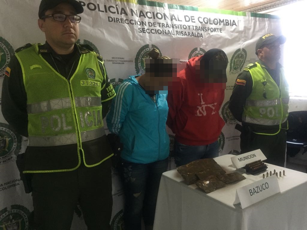 una pareja de esposos capturada con estupefacientes y munición  dos capturados con droga