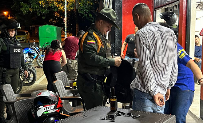Policía Nacional realiza controles a establecimientos abiertos al público en Villavicencio