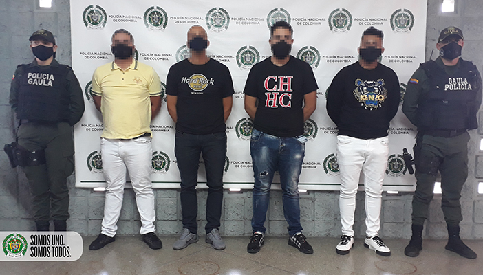 Capturados 4 sujetos que mediante amenazas le exigían 800 millones de pesos a un ciudadano