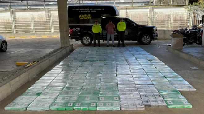 Seguimos avanzando en la lucha frontal contra el Narcotráfico en el principal puerto marítimo de Colombia Seguimos avanzando en la lucha frontal contra el Narcotráfico en el principal puerto marítimo de Colombia