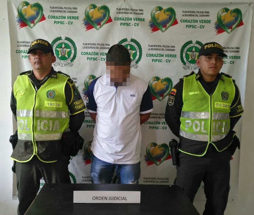 el detenido al parecer es el jefe de sicarios en Dosquebradas alias "Hadas" u "Odín" se desplazaba en vía pública al momento de su captura