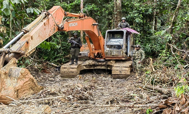 Ejército y Policía propinan contundente golpe a minería ilegal Ejército y Policía propinan contundente golpe a minería ilegal