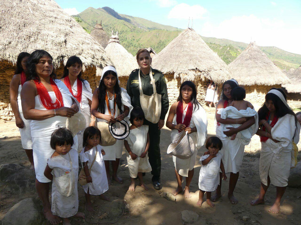 ampaña de salud y entrega de regalos para la comunidad indígena ampaña de salud y entrega de regalos para la comunidad indígena