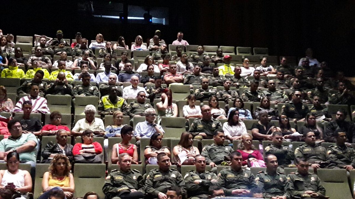 La Policía Nacional de Colombia a través de la Metropolitana del Valle de Aburrá, en concordancia con el artículo 78 de la ley 1474 de 2011, con el propósito de hacer pública la gestión adelantada durante la vigencia 2016 y como parte del ejercicio de transparencia en la administración pública, invitó a la comunidad a la rendición de cuentas mediante audiencia pública desarrollada el pasado 22 de marzo en el Museo de Arte Moderno de Medellín ubicado en la carrera 44 Nro. 19A-100, Ciudad de Río.   Dicha acti