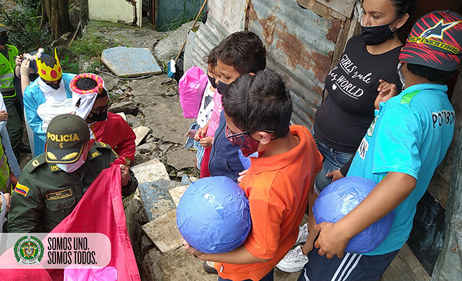 Somos uno, somos todos llevando alegría en esta Navidad a los barrios de Medellín 