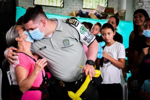 Acercamiento de la Policía con la comunidad