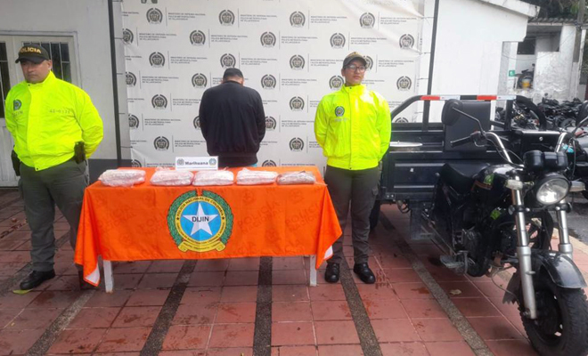 La Policía Nacional sorprendió a este sujeto transportando el alucinógeno en un moto carguero para ser distribuido en el sector del Villa Julia