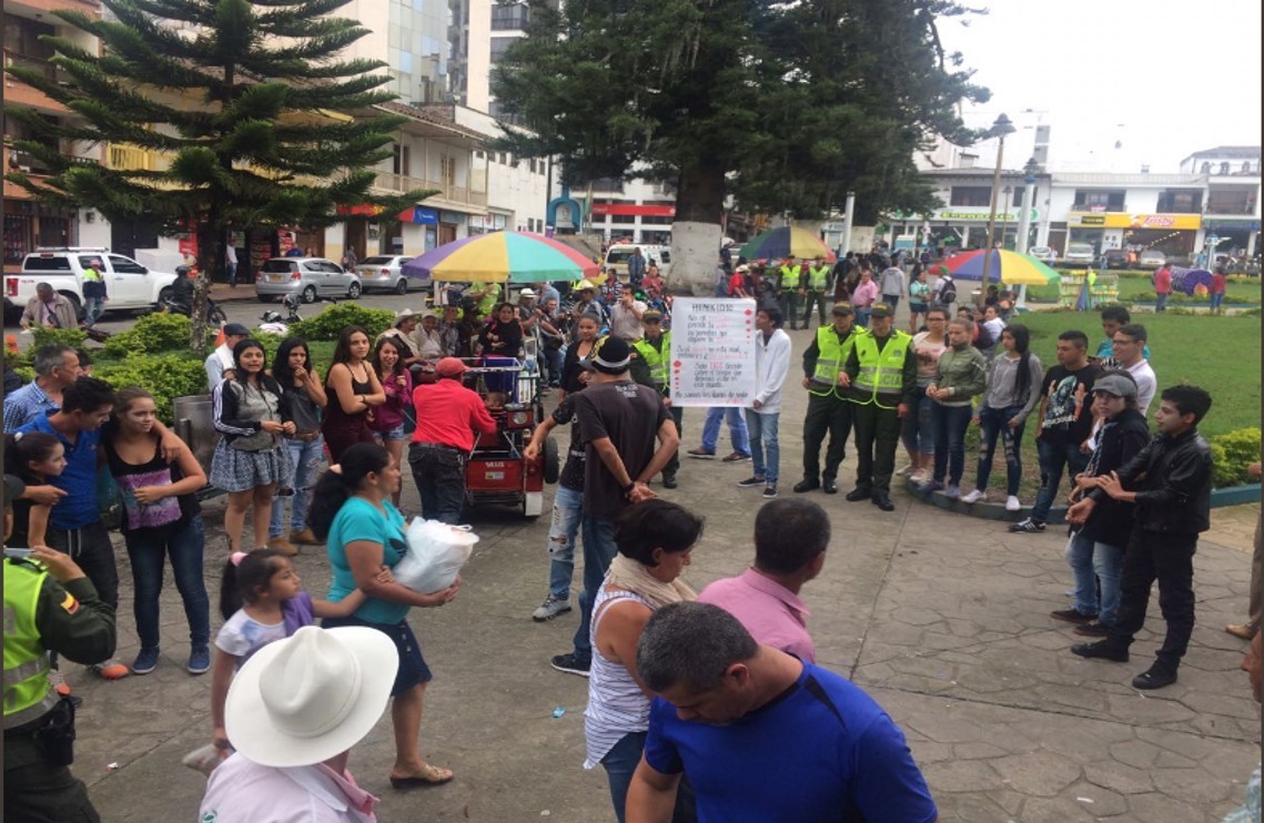 los jovénes de pasos verdes contribuyen a esta campaña  Con obras de teatro ambulantes en los sitios de mayor concurrencia de personas, la Policía en  Santa Rosa de Cabal se encuentra realizando una campaña contra los delitos de mayor impacto como son el homicidio y las lesiones personales.