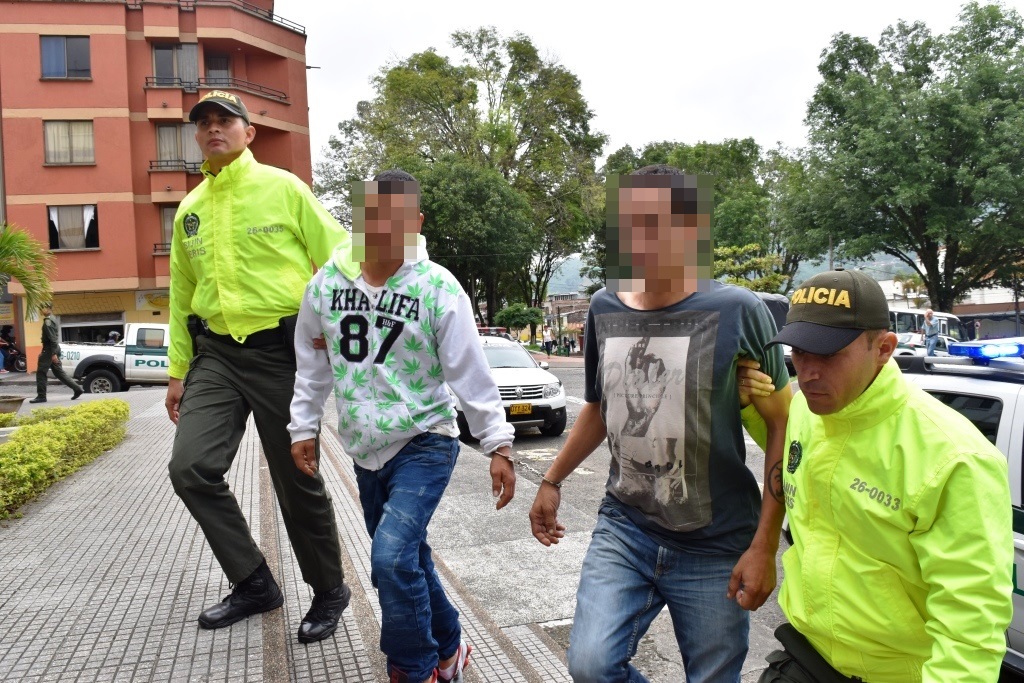 fueron capturados en la Virginia- Risaralda y Vereda el Aguacate de Belén de Umbría   "tavo" y "el mono" capturados por homicidio