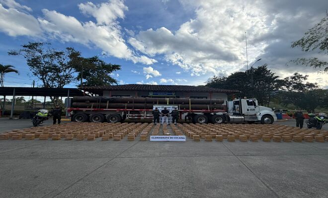 4 polic&iacute;as, una persona capturada, 2 toneladas de clorhidrato de coca&iacute;na en el Quind&iacute;o 