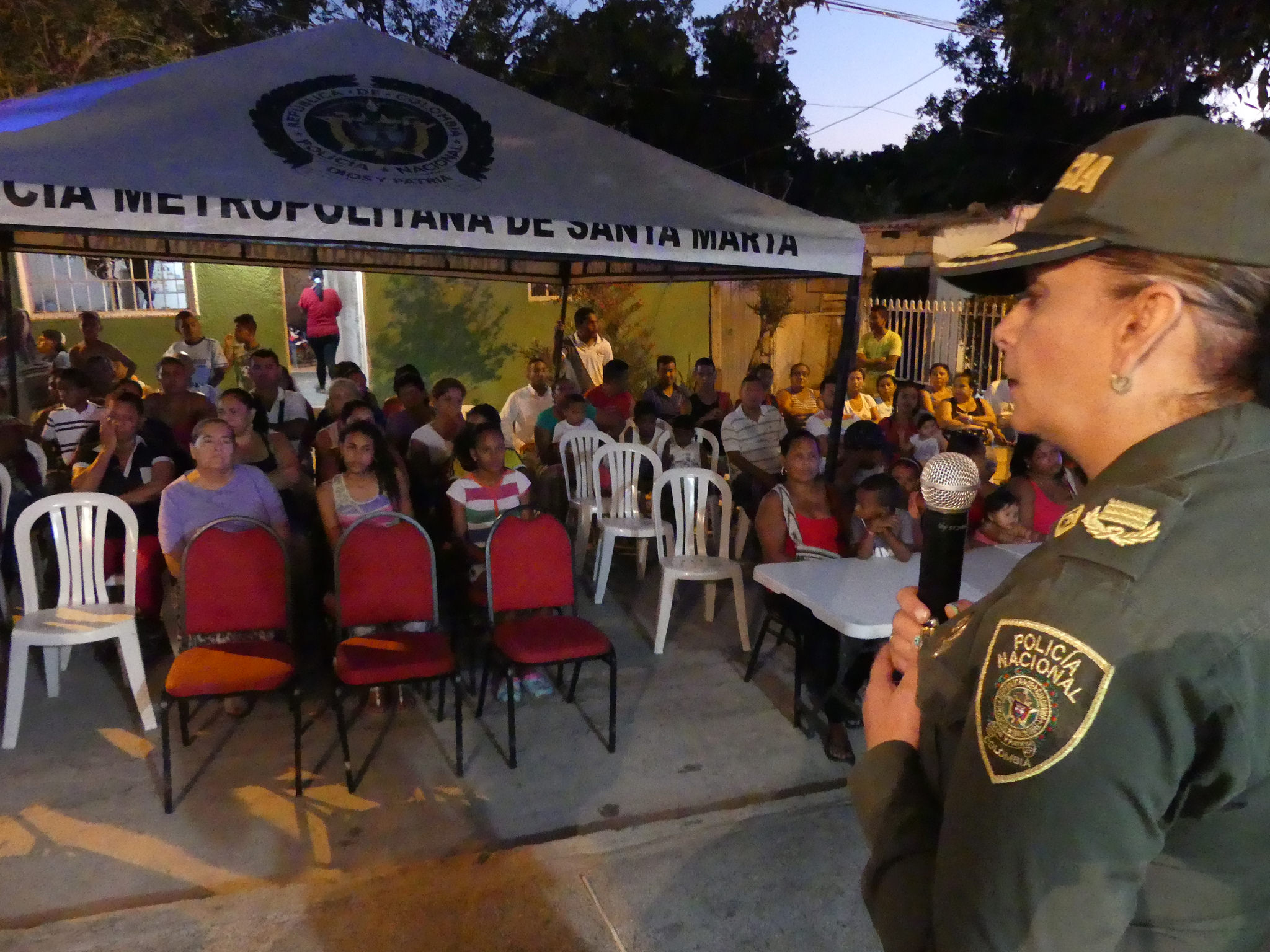 Policía Nacional lideró la “Audiencia Pública de Conciliación” Un gran ejemplo tolerancia entre dos familias que decidieron sentarse a dialogar
