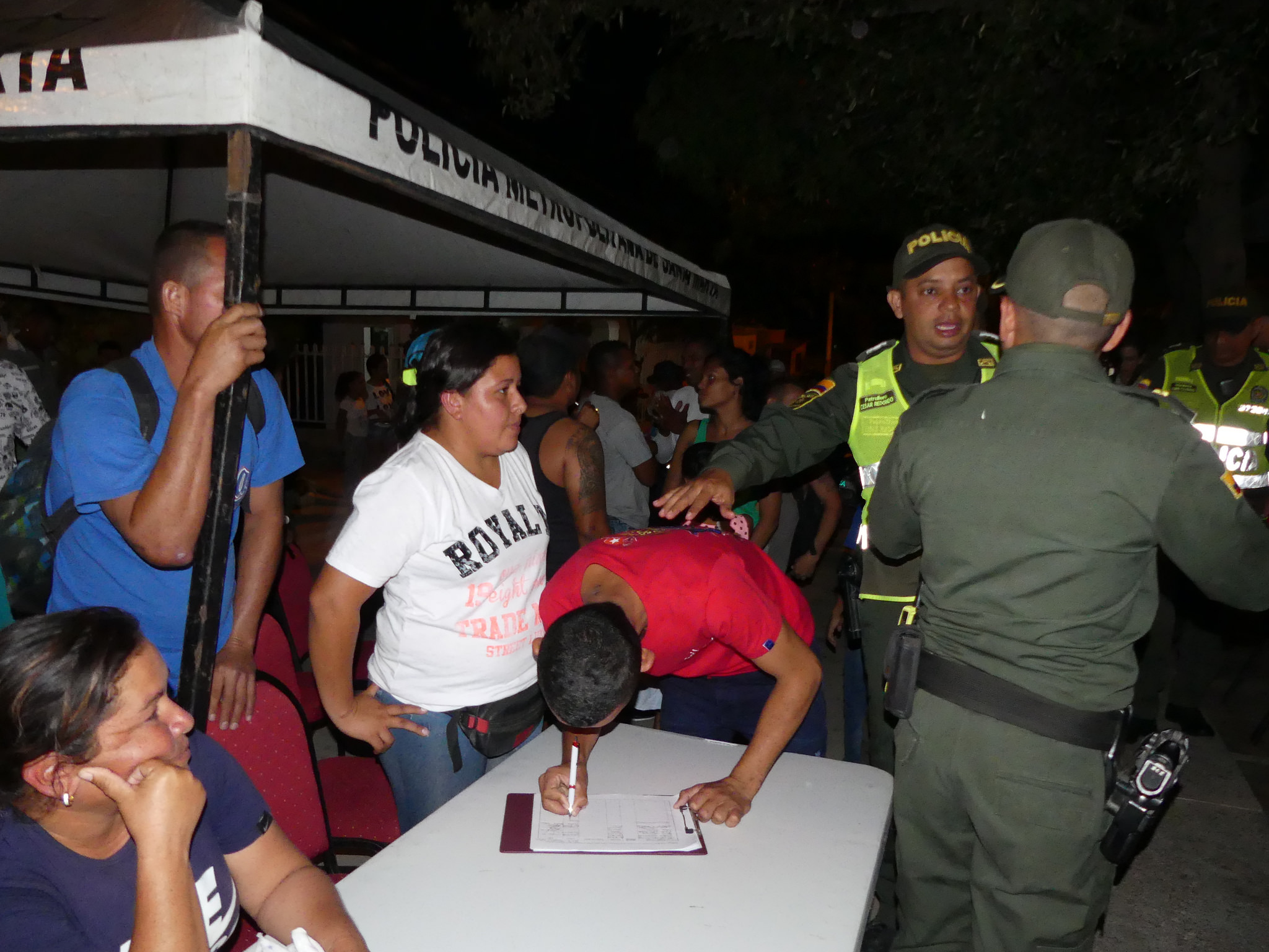 Policía Nacional lideró la “Audiencia Pública de Conciliación” Un gran ejemplo tolerancia entre dos familias que decidieron sentarse a dialogar