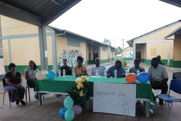33 niños y adolescentes de Bojayá se graduaron como constructores de paz 33-niños-y-adolescentes-de-Bojayá-se-graduaron-como-constructores-de-paz