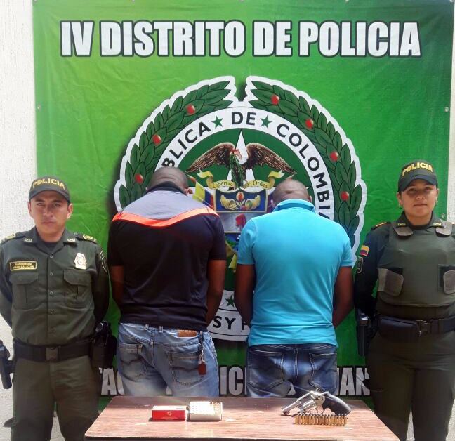 Dos personas capturadas cuando portaban un arma de fuego y distribuían munición en un sepelio