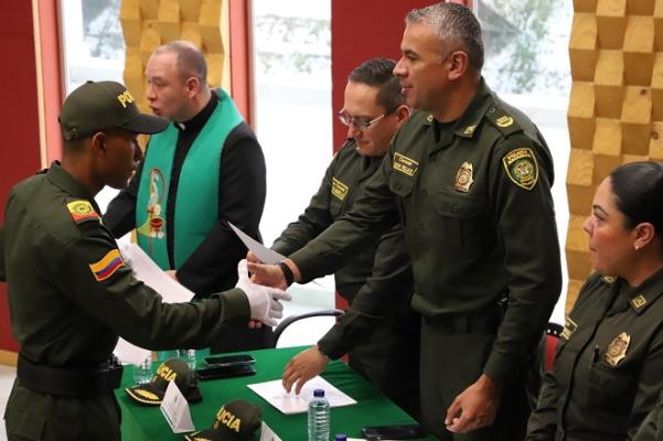 94 auxilires estarán prestos para contribuir a la seguridad en Manizales y Villamaría En Manizales y Villamaría 94 auxiliares de Policía prestaran su servicio