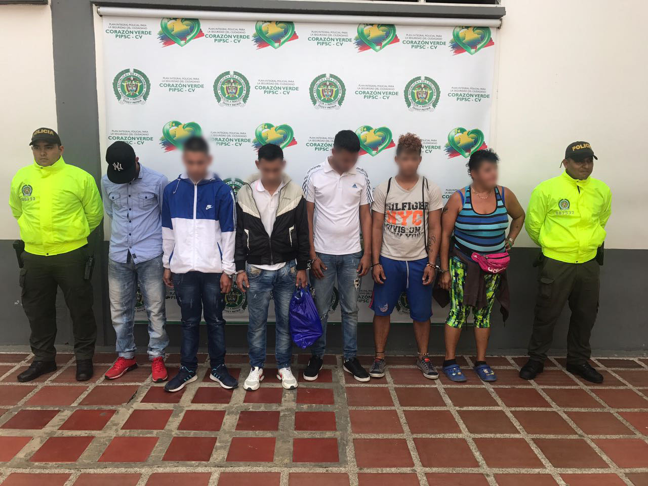 Capturadas seis personas presuntas integrantes de la banda “el templo” Capturadas seis personas presuntas integrantes de la banda “el templo”