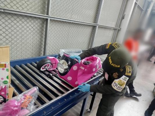 Encomiendas de Estados Unidos con armas Juguetes fueron utilizados para camuflar armas