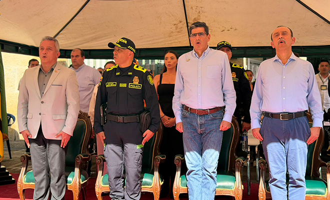 Presencia del se&ntilde;or comandante del departamento de Polic&iacute;a, los se&ntilde;ores alcaldes de San Gil, Socorro, representantes de  los municipios de Barichara, Barbosa y el se&ntilde;or secretario del  interior de la Gobernaci&oacute;n del departamento