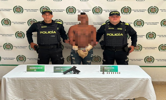 Polic&iacute;a y capturado
