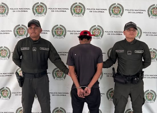 Uniformados de la Estación de Policía Inírida lograron la captura de un ciudadano señalado de incumplir una orden de alejamiento emitida por la Comisaría de Familia.