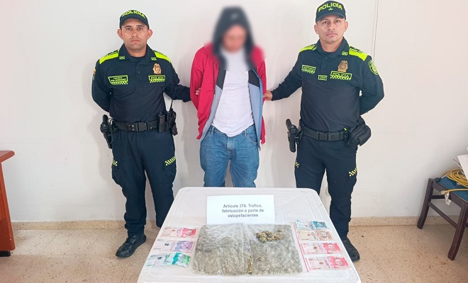 Capturada y estupefaciente incautado Capturada y estupefaciente incautado