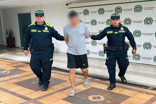 Investigaciones los señalan como presunto autor de hechos ocurridos entre los años 2023 y 2025