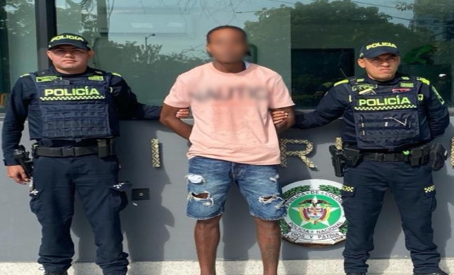 Dos policías, un capturado