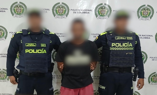 Dos polic&iacute;as y un ciudadano capturado