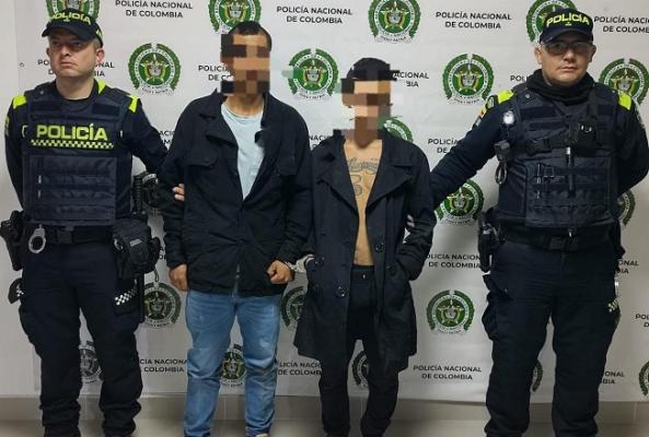En Manizales, dos hombres fueron capturados por intimidación o amenaza y por entorpecer el procedimiento policial En Manizales, dos hombres fueron capturados por intimidación o amenaza y por entorpecer el procedimiento policial