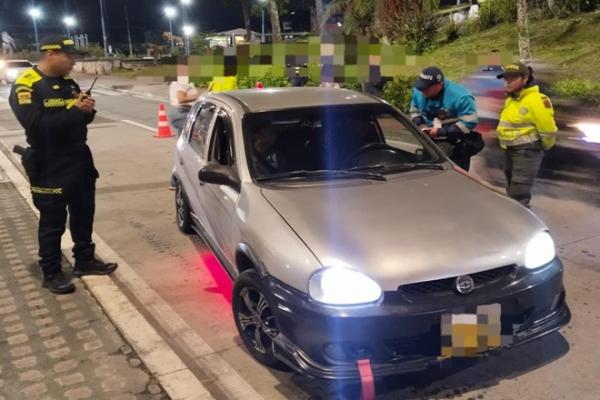 Control a vehículos  Acompañamiento vial