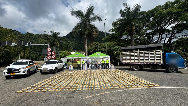 Cuatro personas capturadas e incautación de 700 kilogramos de marihuana en la vía al Llano 