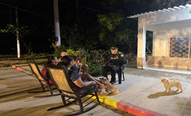 Policía Dialogando directo con la comunidad