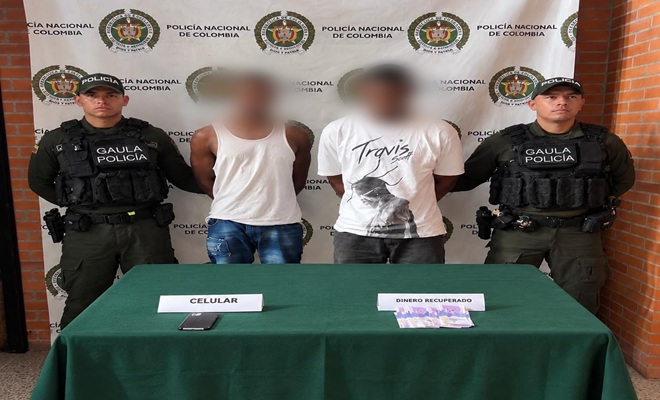 Dos polic&iacute;as y dos capturados por el delito de extorsi&oacute;n