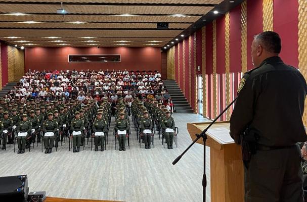 54 mujeres y 40 hombres auxiliares reforzaran la seguridad en Manizales y Villamaría 94 Auxilires de Policía se graduaron y prestaran su servicio en la Policía Nacional