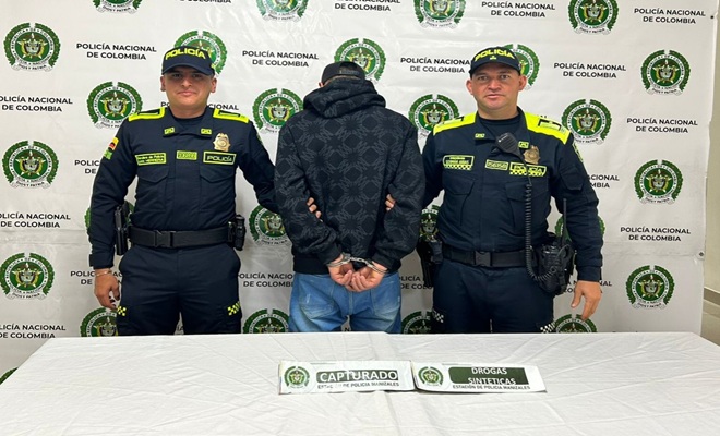 Dos polic&iacute;as y un capturado con pastillas de &eacute;xtasis