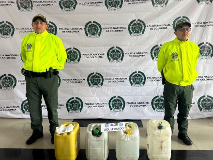 Incautación de 80 litros de licor  Los elementos incautados tienen un avalúo comercial de 1.200.000 pesos