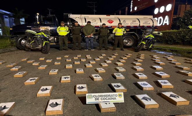 4 polic&iacute;as, 1 capturado, incautaci&oacute;n de 370 kilos de clorhidrato de coca&iacute;na    