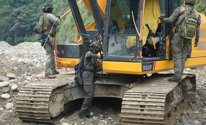 Inutilizaci&oacute;n de maquinaria amarilla.