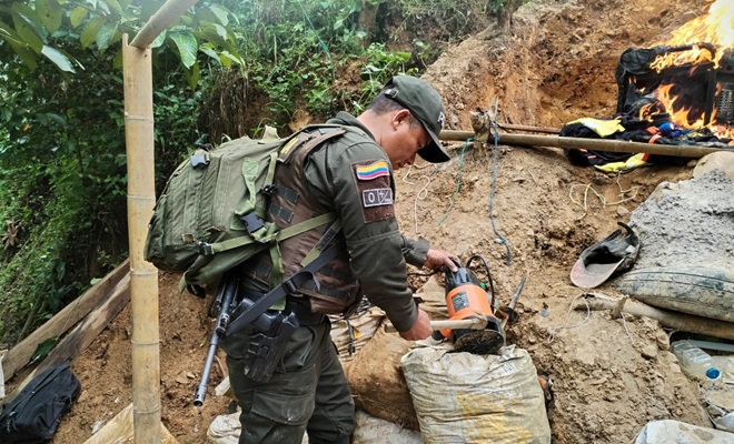 Polic&iacute;a en zona rural destruyendo material para explotaci&oacute;n minera 
