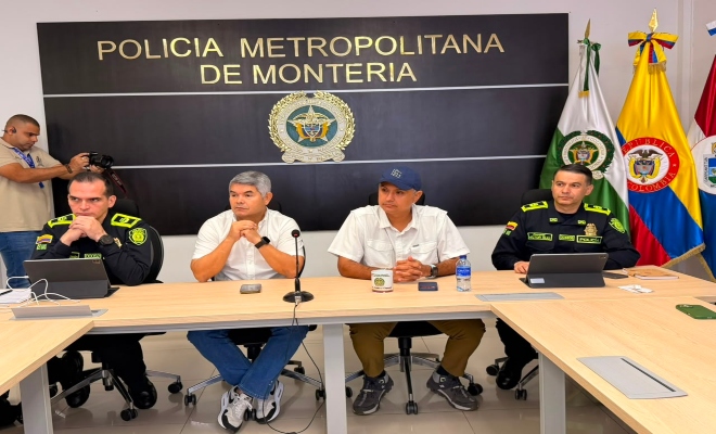 dos se&ntilde;ores oficiales de la Polic&iacute;a y dos funcionarios de la alcald&iacute;a municipal de Monter&iacute;a  