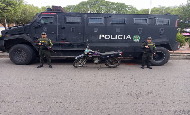En el sector de Risaralda, en la vía Sardinata - Cúcuta, mientras que los uniformados patrullaban, encontraron una motocicleta sin placas, línea 125 En el sector de Risaralda, en la vía Sardinata - Cúcuta, mientras que los uniformados patrullaban, encontraron una motocicleta sin placas, línea 125